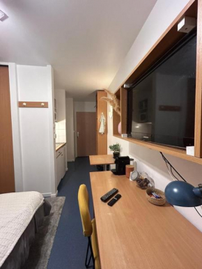 Studio in Issy Les Moulineaux